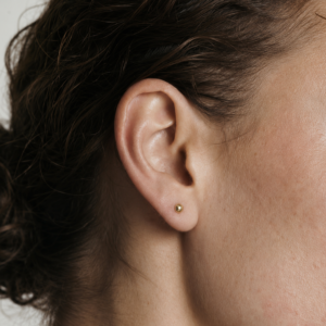 Aretes balín dorado
